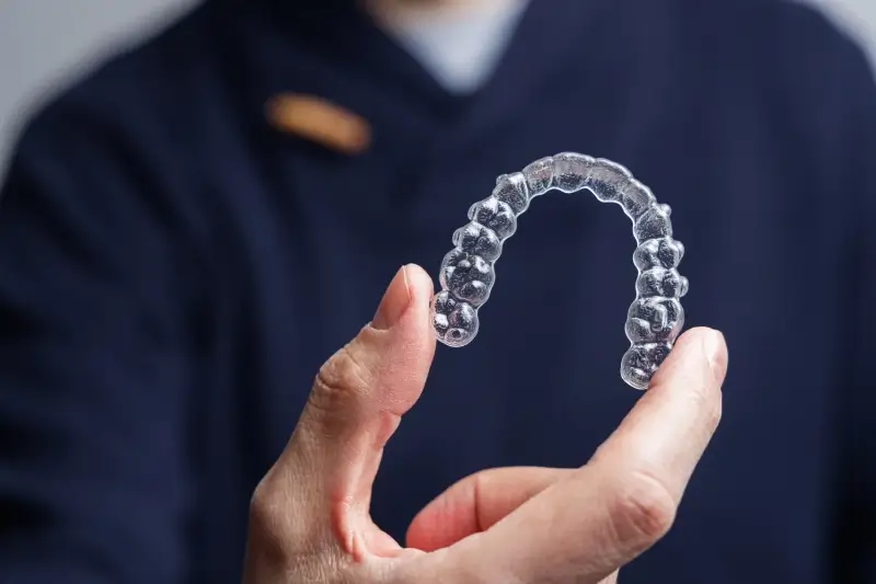 Czy Invisalign leczy wady zgryzu?
