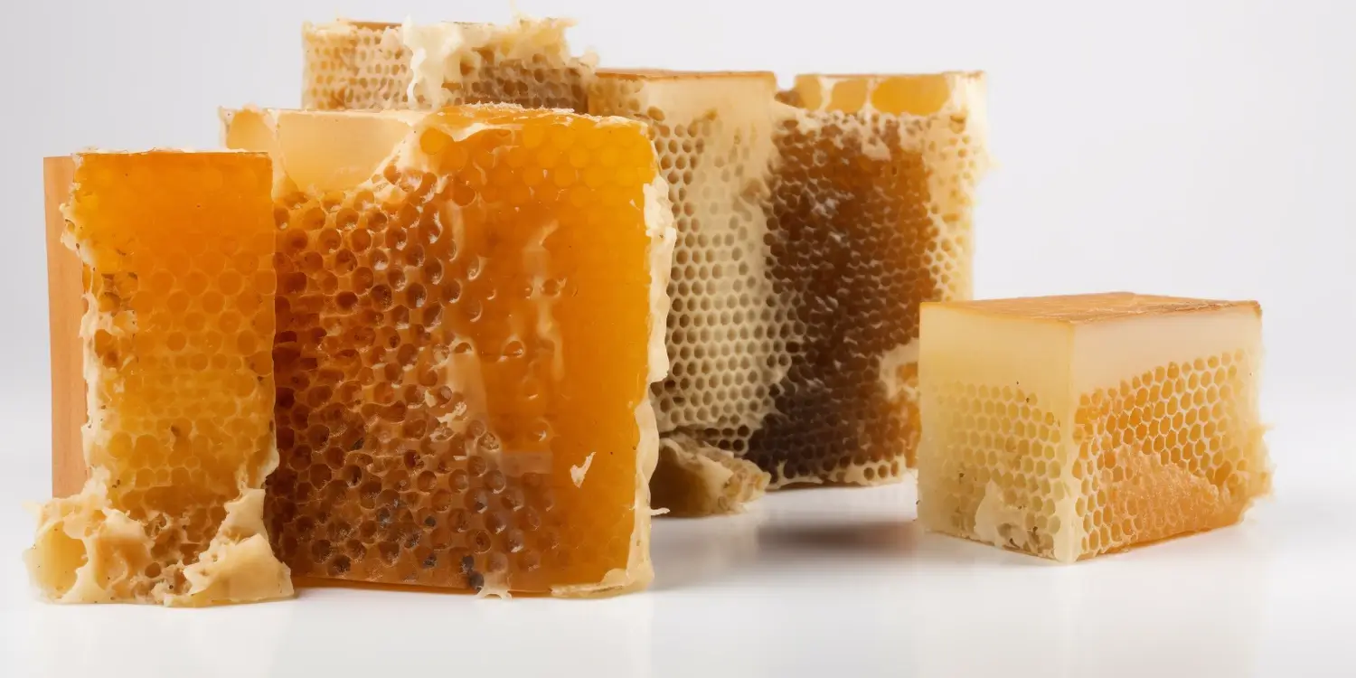 Jaki miód łagodzi gardło i kaszel?