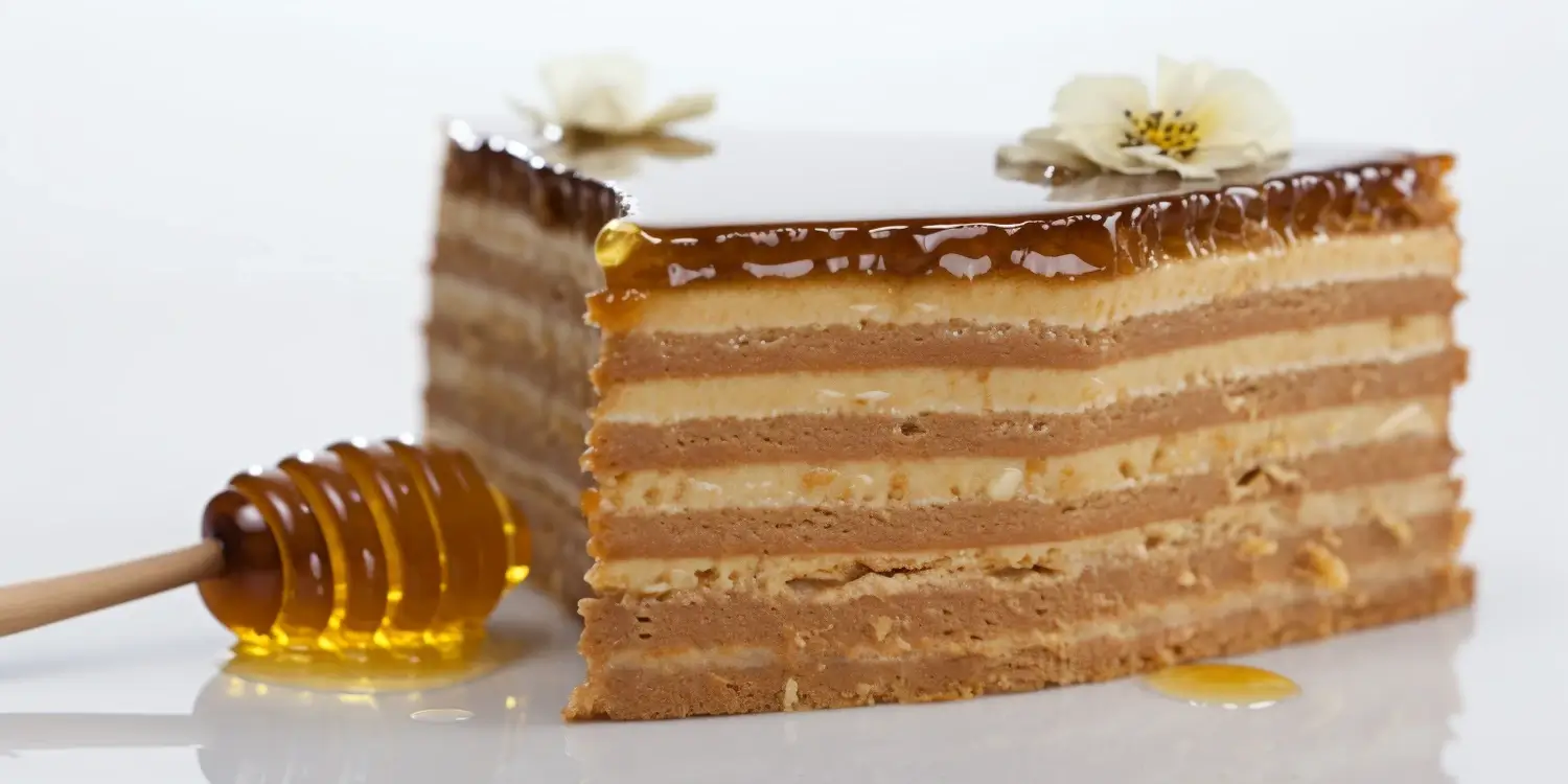 Miód rzepakowy kiedy się zbiera?